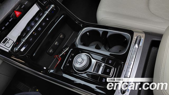 Kia Canival 2023 — photo 12