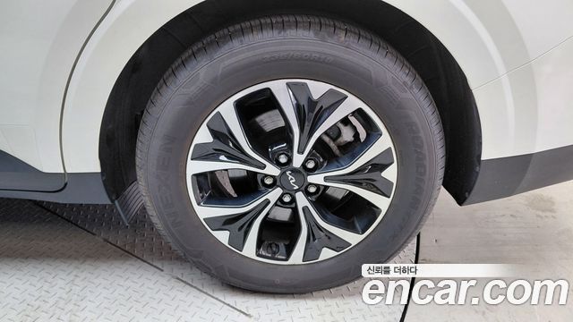 Kia Canival 2023 — photo 7