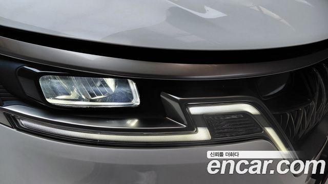 Kia Canival 2023 — photo 8