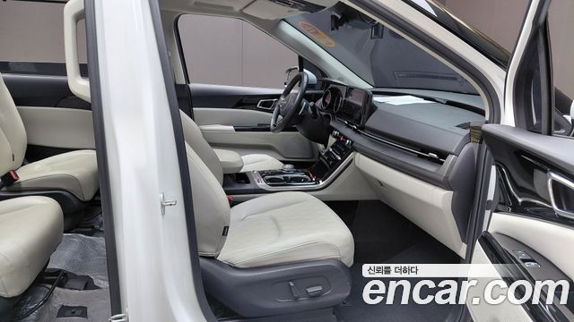 Kia Canival 2023 — photo 16