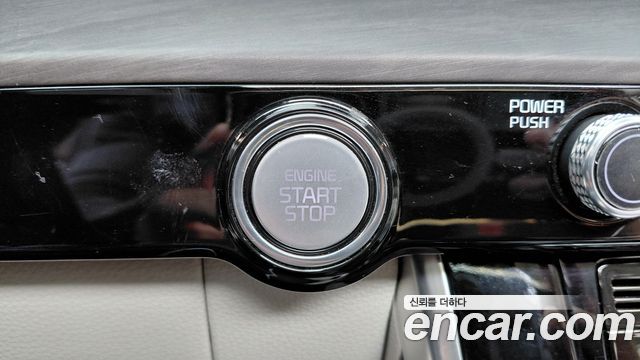 Kia Canival 2023 — photo 30
