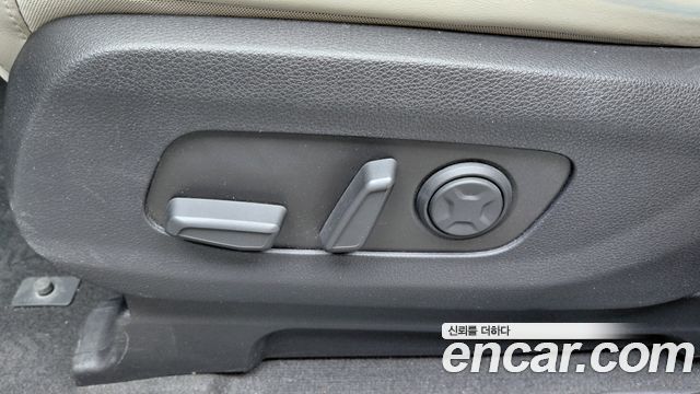 Kia Canival 2023 — photo 32