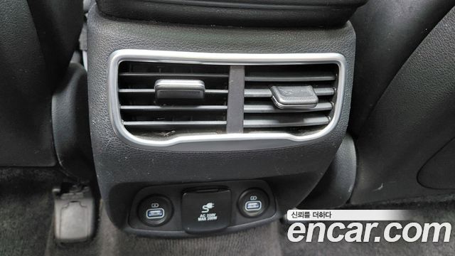 Hyundai Santafe 2021 — photo 31
