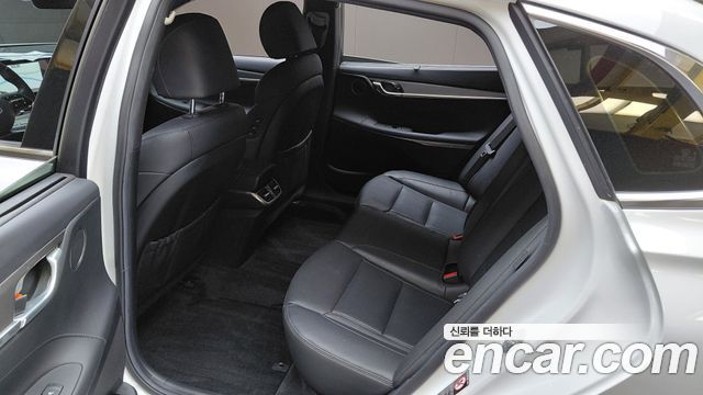 Hyundai Grandeur 2023 — photo 18