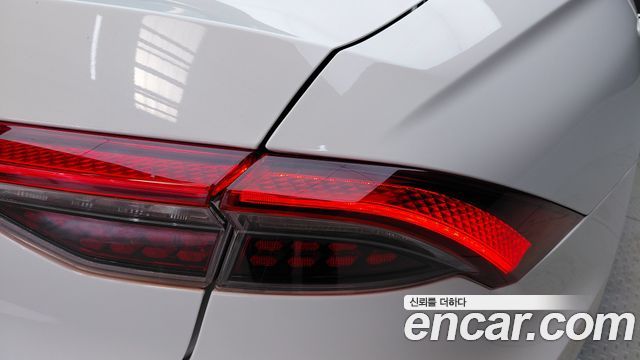 Hyundai Grandeur 2023 — photo 9