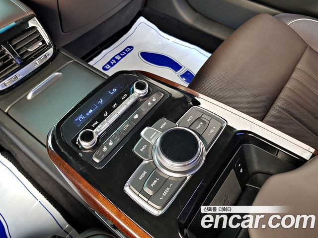 Genesis EQ900 2016 — photo 12