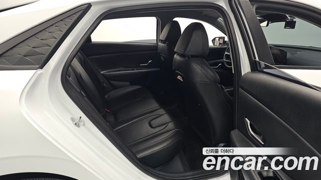 Hyundai AVANTE 2024 — photo 17