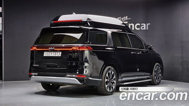 Kia Canival 2022 — photo 2