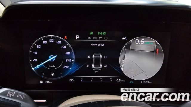 Kia Canival 2022 — photo 11