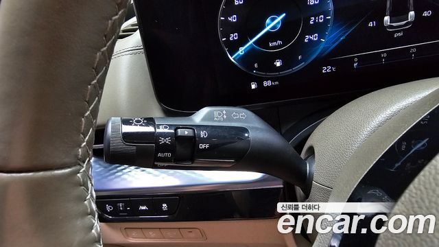 Kia Canival 2022 — photo 29