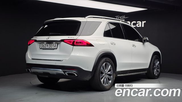 Mercedes-Benz GLE-Class 2022 — photo 2