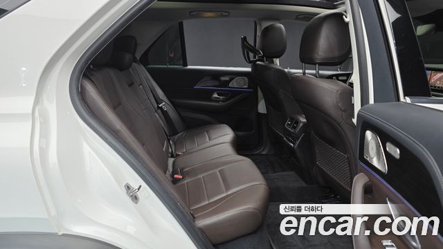 Mercedes-Benz GLE-Class 2022 — photo 12