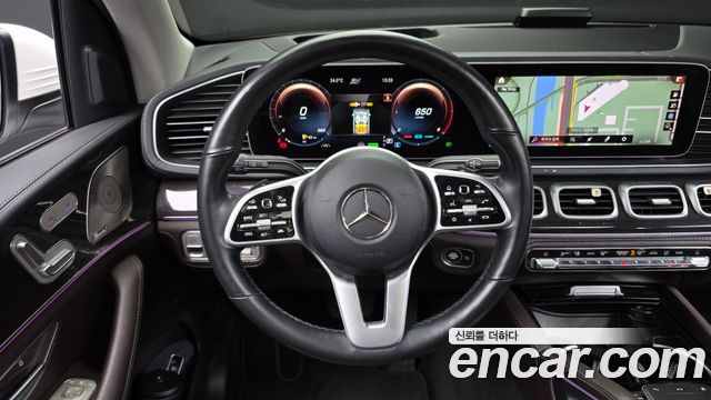 Mercedes-Benz GLE-Class 2022 — photo 13