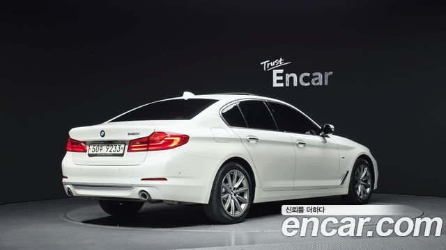 BMW 5-Series 2018 — photo 2