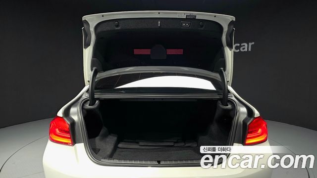 BMW 5-Series 2018 — photo 25