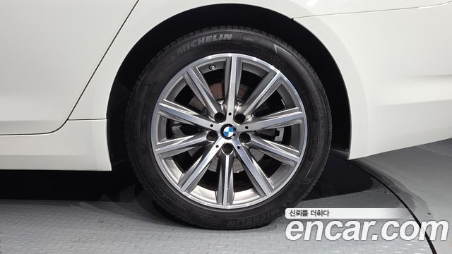 BMW 5-Series 2018 — photo 7