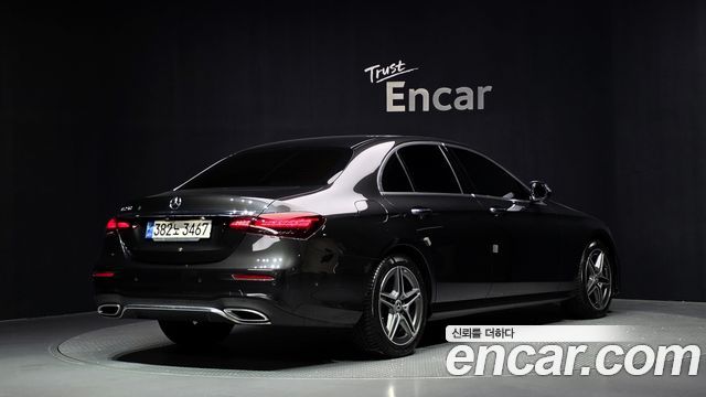 Mercedes-Benz E-Class 2023 — photo 2