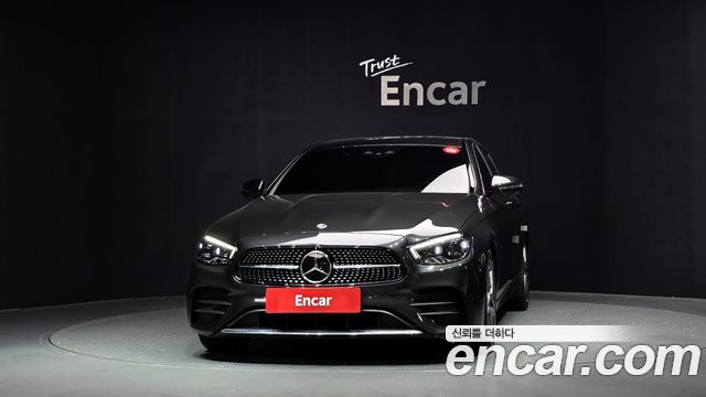 Mercedes-Benz E-Class 2023 — photo 3