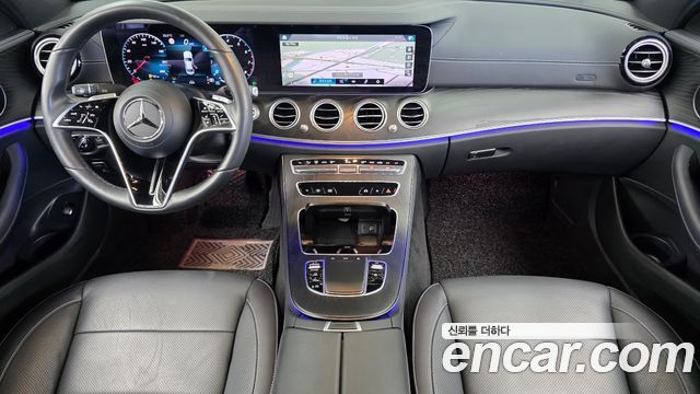 Mercedes-Benz E-Class 2023 — photo 10