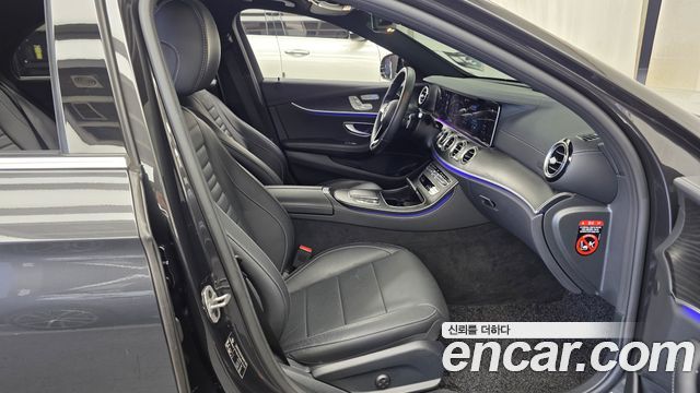 Mercedes-Benz E-Class 2023 — photo 17