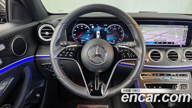 Mercedes-Benz E-Class 2023 — photo 19