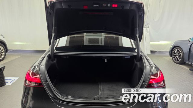 Mercedes-Benz E-Class 2023 — photo 26