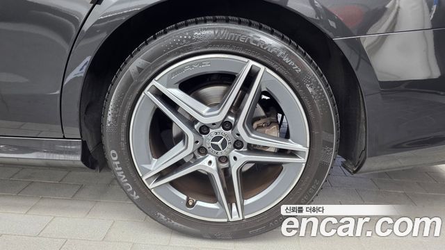 Mercedes-Benz E-Class 2023 — photo 7
