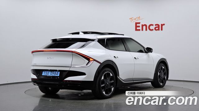 Kia EV6 2025 — photo 2