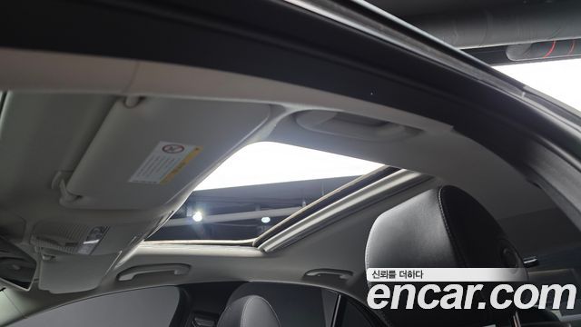 Mercedes-Benz E-Class 2018 — photo 22