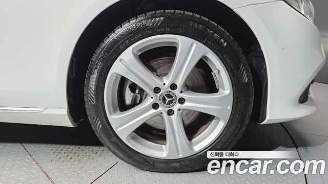 Mercedes-Benz E-Class 2018 — photo 7