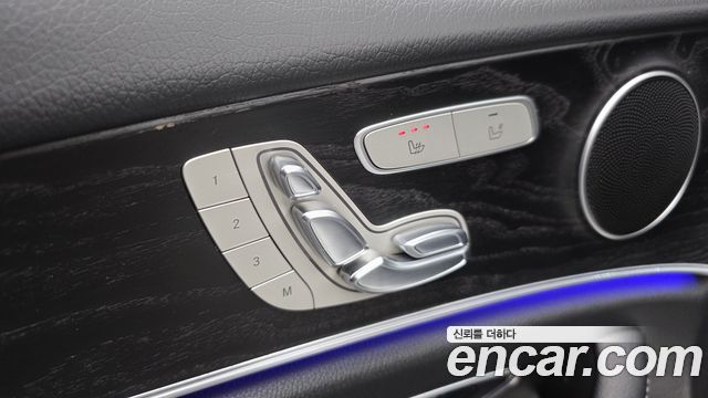 Mercedes-Benz E-Class 2018 — photo 30