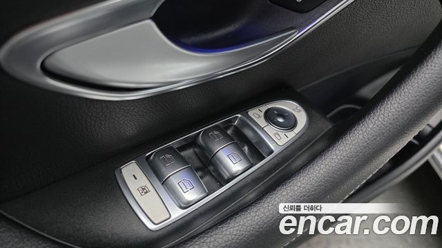 Mercedes-Benz E-Class 2018 — photo 34