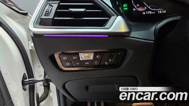 BMW 3-Series 2021 — photo 22