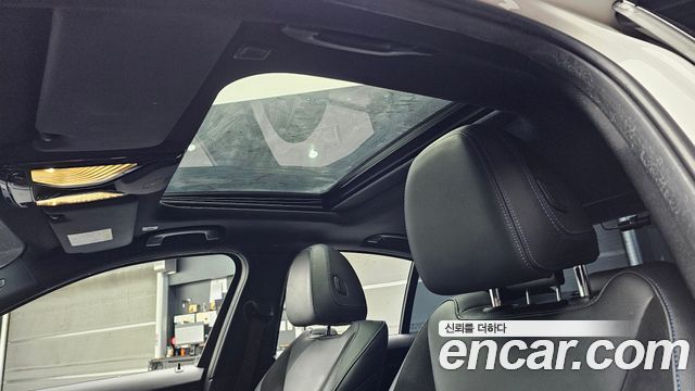 BMW 3-Series 2021 — photo 25
