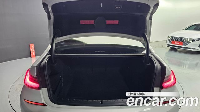 BMW 3-Series 2021 — photo 26