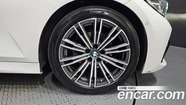 BMW 3-Series 2021 — photo 7