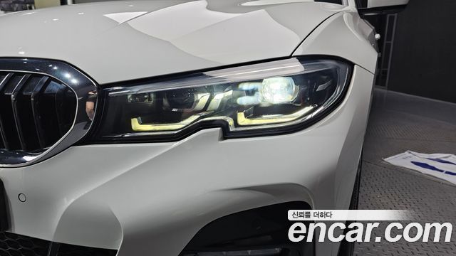 BMW 3-Series 2021 — photo 8
