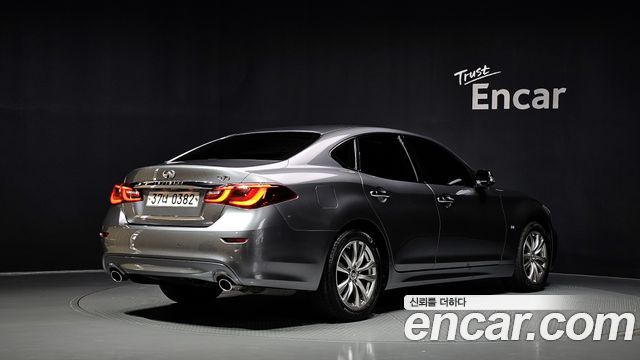 Infiniti Q70 2015 — photo 2