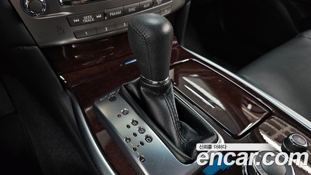 Infiniti Q70 2015 — photo 9