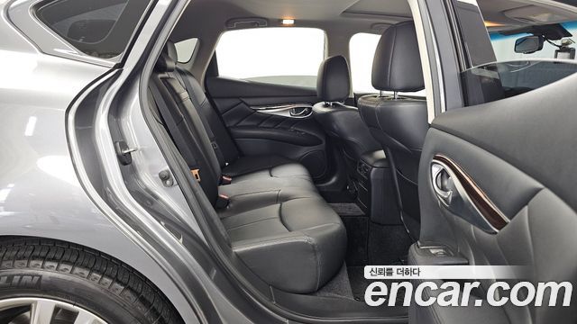 Infiniti Q70 2015 — photo 12