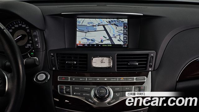 Infiniti Q70 2015 — photo 14