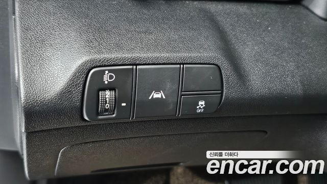 Hyundai AVANTE 2021 — photo 23