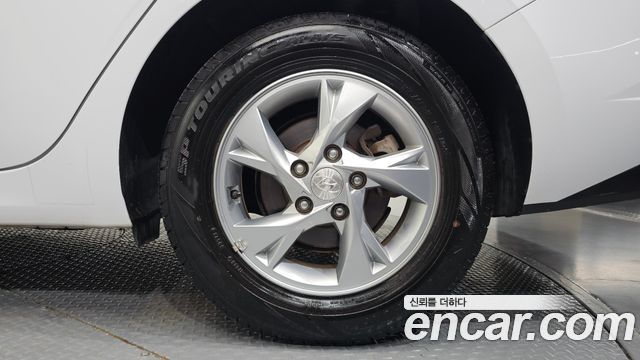 Hyundai AVANTE 2021 — photo 7