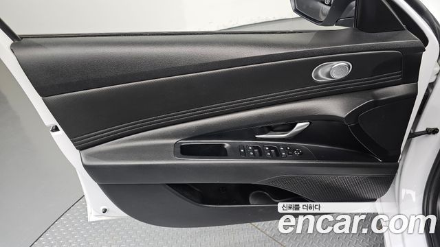 Hyundai AVANTE 2021 — photo 14