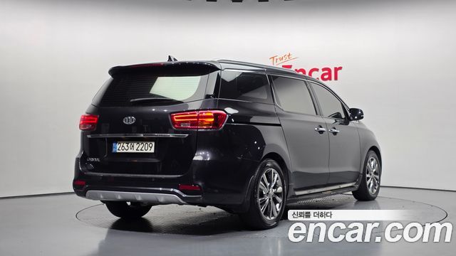 Kia Canival 2019 — photo 2