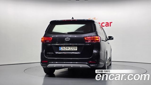 Kia Canival 2019 — photo 4