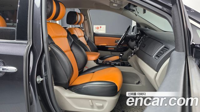 Kia Canival 2019 — photo 11