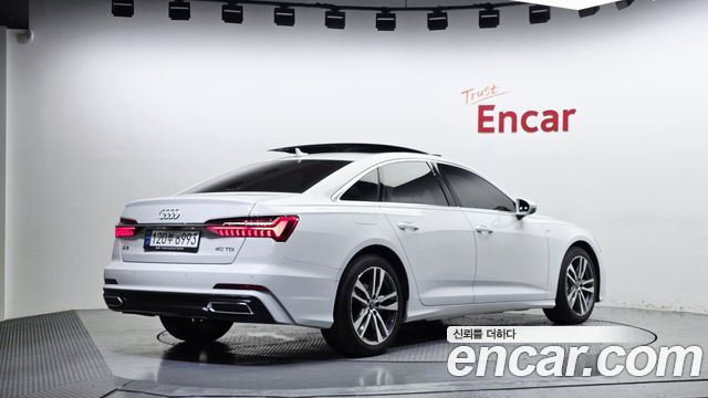 Audi A6 2023 — photo 2
