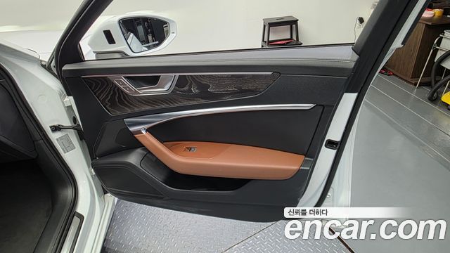 Audi A6 2023 — photo 14