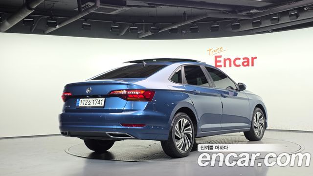 Volkswagen Jetta 2021 — photo 2